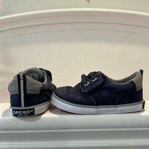 Sperry Velcro Sneakers 🚭